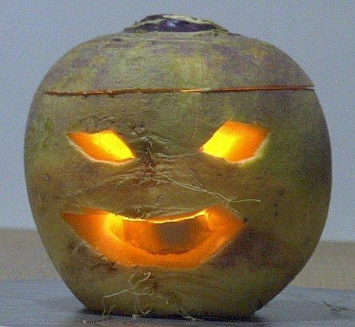 theirishfor's tweet image. One of the names for a Jack O'Lantern in Irish is Liam na Lasóige (Liam with the little flame).