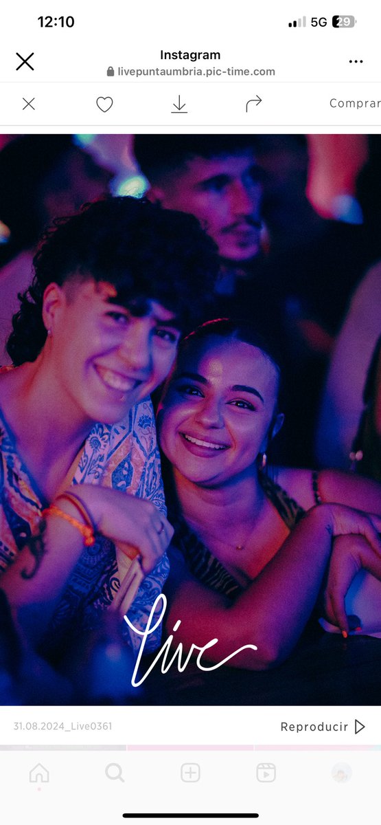 Como tarda live en subir las fotos pero por fin TENGO LA FOTO DE LA AMIGA QUE HICE ESA NOCHE PORFAVO HAZ TU MAGIA