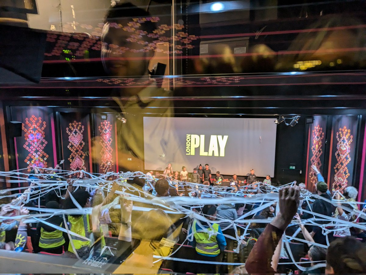 London Play tweet media