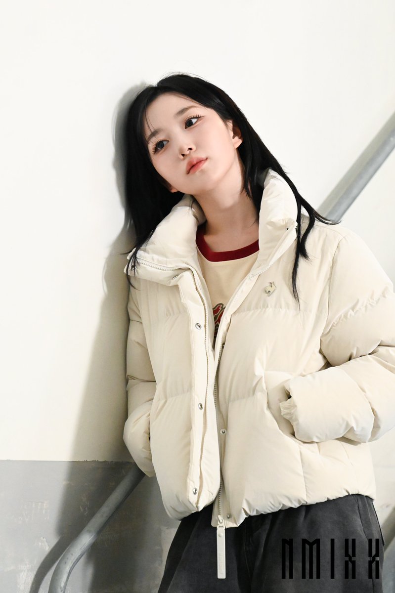 nmixxpics_'s tweet photo. Haewon for Le Coq Sportif behind https://t.co/cNZIEoKJMi