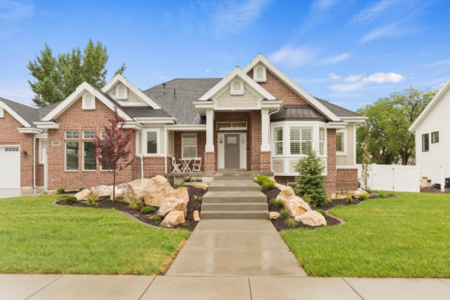 HornInsurance's tweet photo. Here are 7 of the most common home claims, including claim prevention tips. Keep reading to better prepare your home for the unexpected. https://t.co/LZFfLnWBW7 https://t.co/qQ5Zc8EEAy