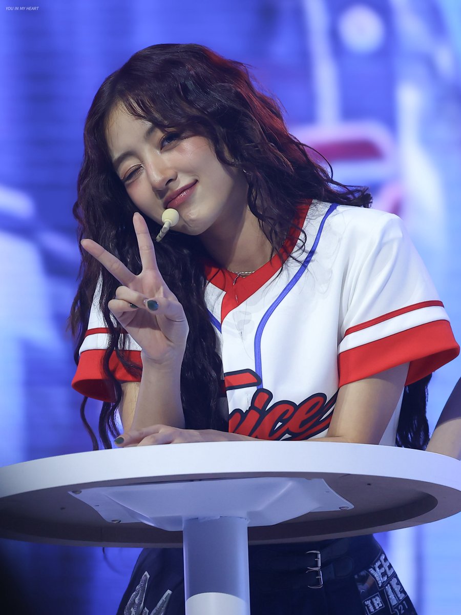 241020 HQ 2p

#TWICE #JIHYO #트와이스 #지효 ＃ジヒョ