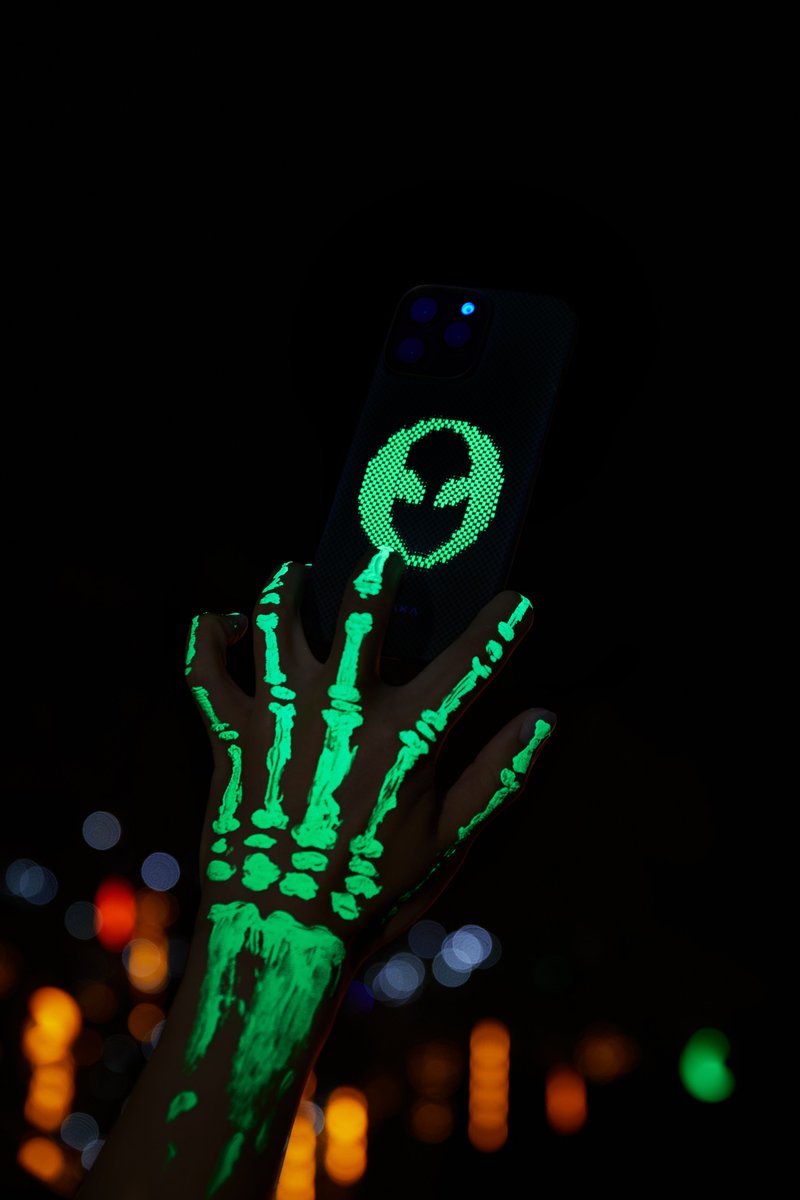 PitakaGallery's tweet photo. Luminous cases are always eye-catching and sought after! Keep an eye on your phone case!
— A Halloween tip from PITAKA.

Find your case for Halloween👉https://t.co/bgevQ4h6BA

#pitaka #iphone16 #Aries #NoProblemo #pitakaluminouscase #luminouscase #Halloween https://t.co/gKmHWskpxk
