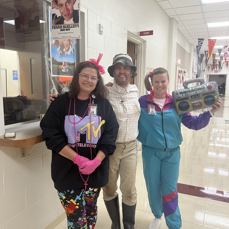 TippCitySchools's tweet photo. 👻Happy Halloween from Tippecanoe High School!😊 https://t.co/Dp3YzzUJJY