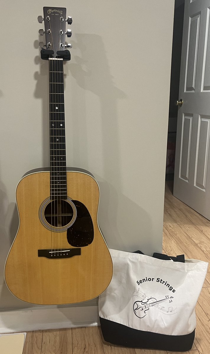 StevenEYates's tweet image. #TestShow376 In case Andy doesn't believe me, see the pic of my new axe and music tote bag.
