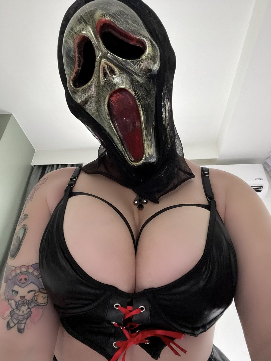 Guess the size and check your dm 👻
A: 34
B: 36
C: 38
D: 40 https://t.co/nq9h9WbIH3