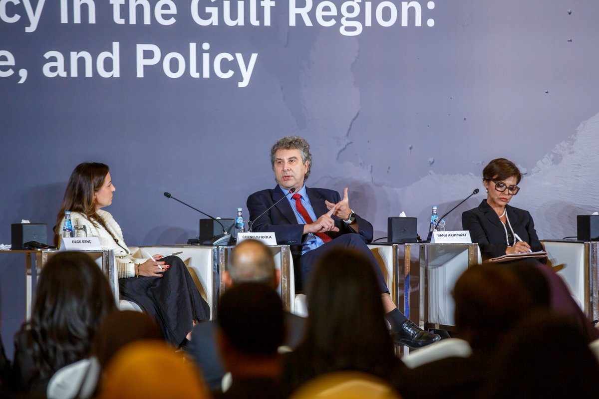 IAS_NUQ's tweet photo. Highlights from 'Digital Diplomacy in the Gulf Region: Theory, Practice, and Policy' with @ME_Council and #IAS_NUQ at @Sheratondoha!

Panelists @CBjola, @banuakdenizli, Ibrahim Al-Hashmi, and Ambassador Ghulam Hoosein Asmal explored AI’s impact on Gulf and Global South diplomacy. https://t.co/4GSCWW8x2W