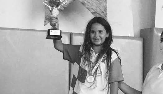 tsfresmi's tweet photo. Sporcumuz Deniz Cıvaş’ın vefat haberini derin bir üzüntü içinde öğrenmiş bulunmaktayız. Sporcumuza Allah’tan rahmet, kederli ailesine, sevenlerine ve tüm satranç camiamıza başsağlığı diliyoruz.

Sözün bittiği yerdeyiz çok üzgünüz…

Başımız sağ olsun… https://t.co/plHPSK8CsA