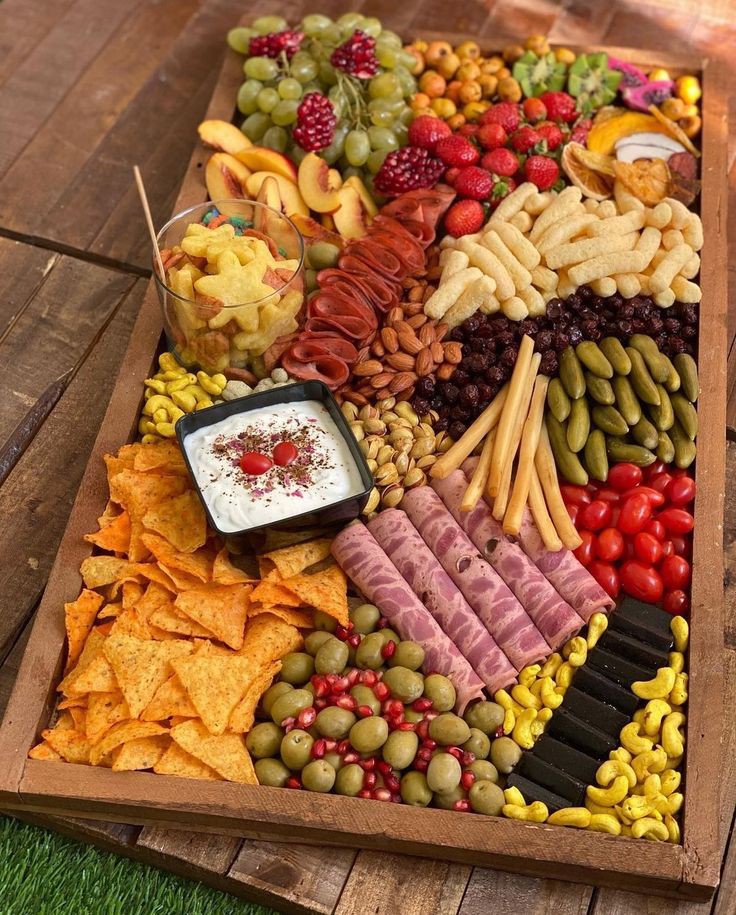 ohstfuffs's tweet photo. Just me, a good show, and some tasty snacks. Evening bliss achieved! #SnackOClock #UnwindTime" https://t.co/zeiUKpI2HQ