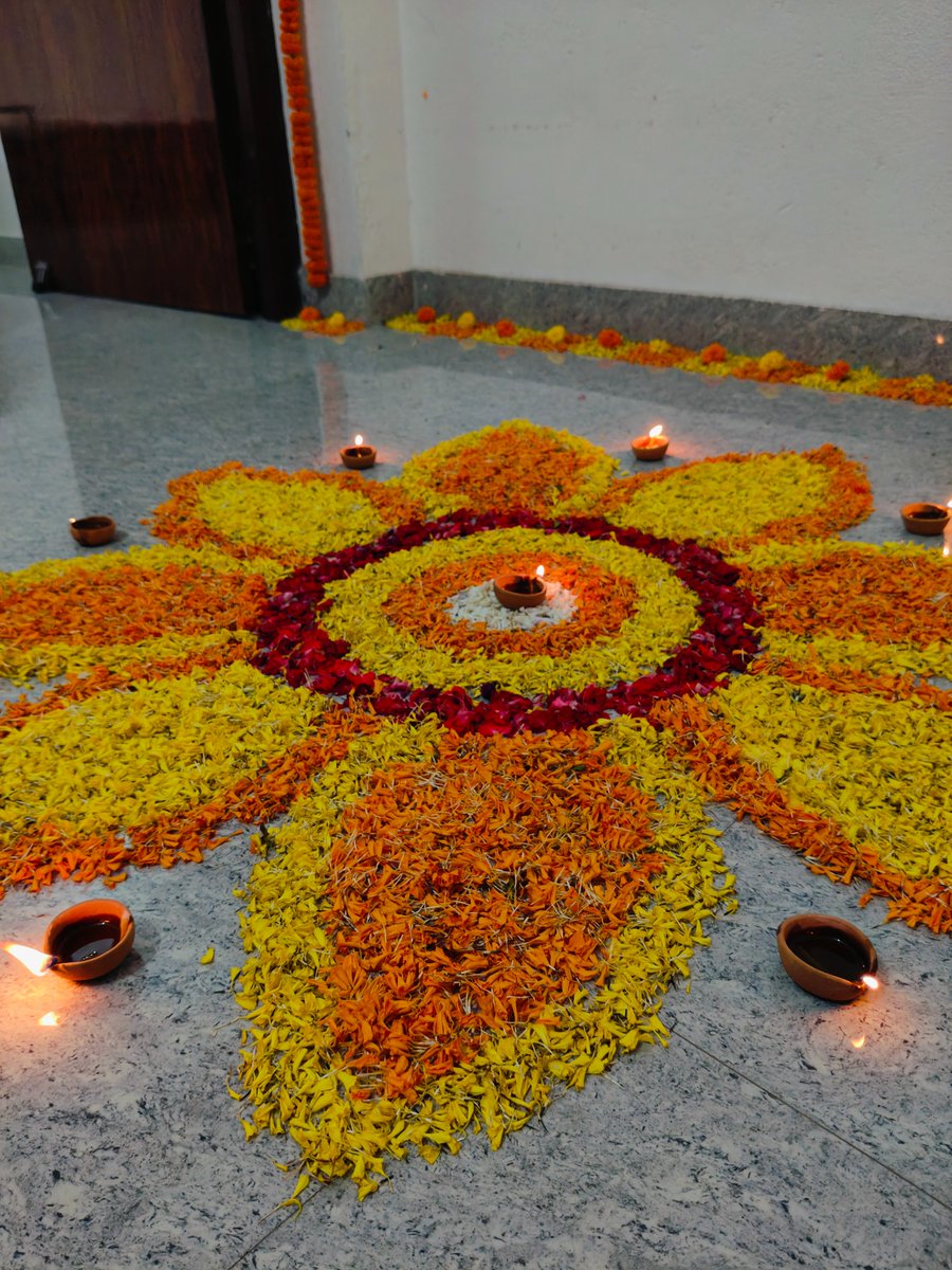agirlwithspecs's tweet photo. HAPPY DIWALI 🎇🪔 https://t.co/Qg1nKg4hL7