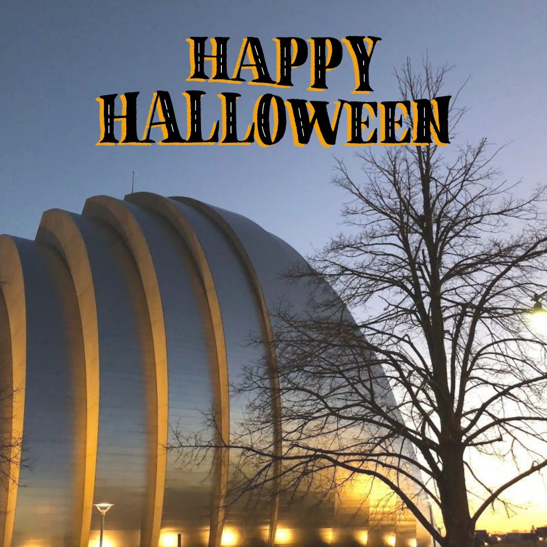 Happy Halloween from the Kauffman Center! We hope your night is filled with more treats than tricks. 🎃

📷 Sara Beatty