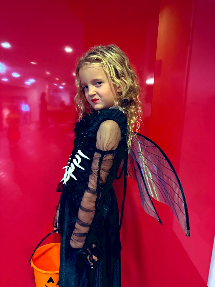 Kelsey Dennae Sobol tweet media