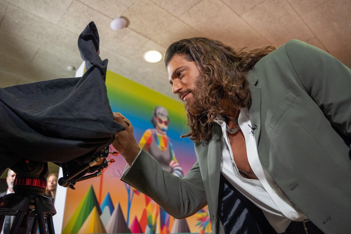 ⭐️ El reconocidísimo actor #CanYaman recibió anoche el 'International Honorary SISF Member Award' en #South2024. 

🔗 + info en southseriesfest.com