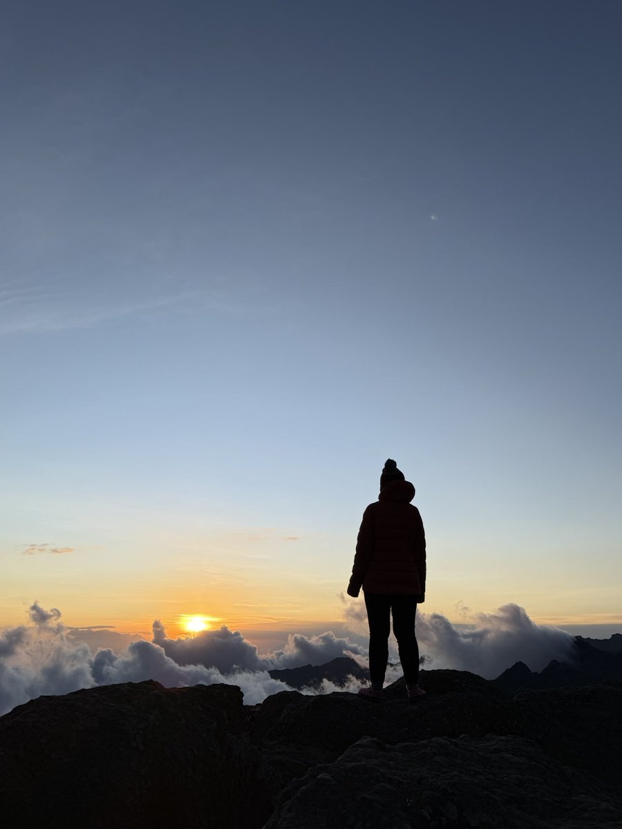 LeeDormand's tweet photo. Tanzania 🇹🇿 you stole my heart ❤️ 

This turned out to be far more than just a hiking holiday.  Summiting Mt Meru 4,566m and then Mt Kilimanjaro 5,895m and met the most incredible people https://t.co/8SvJNtsN5g