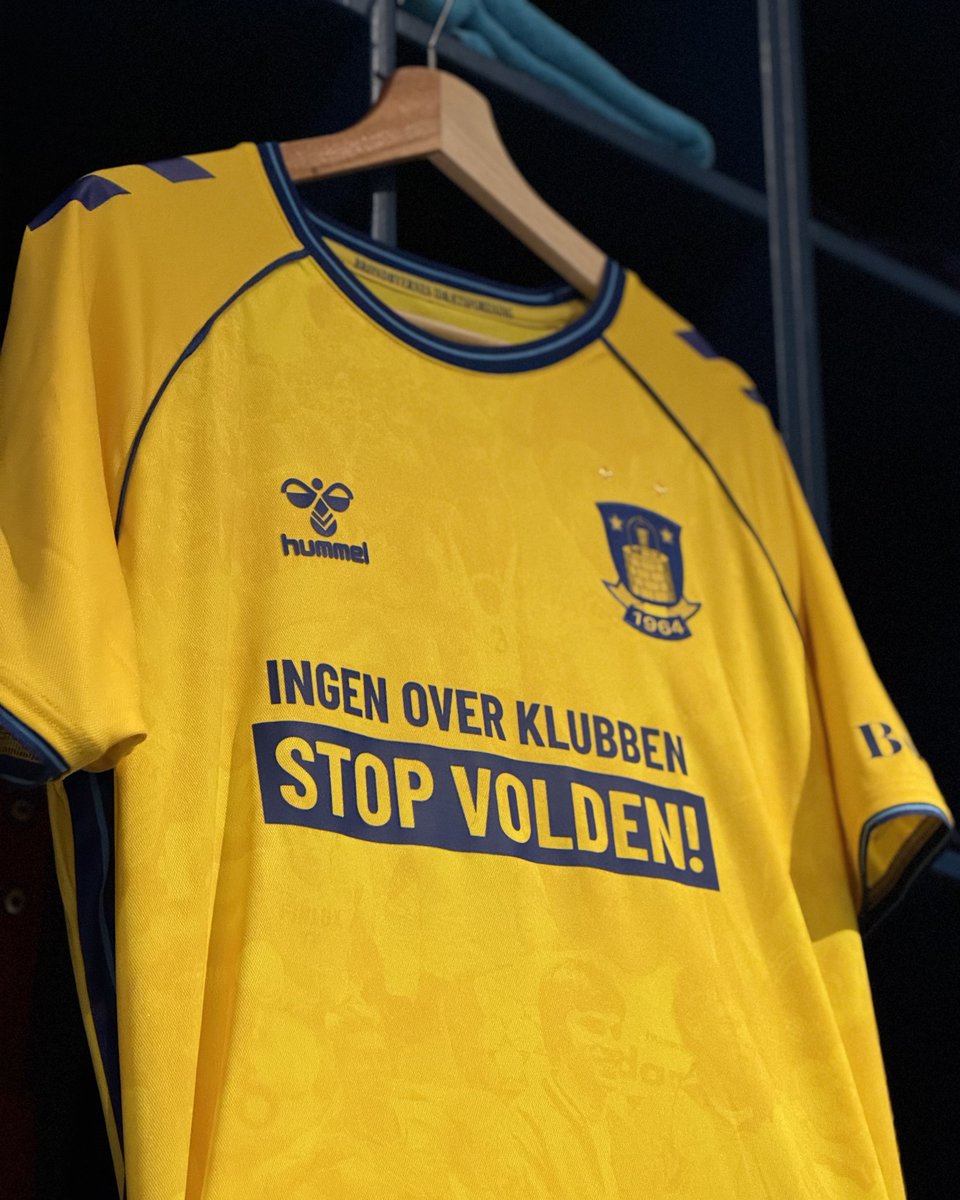 Aftenens kamptrøjer hænger klar i omklædningen👕

Initiativet er et fælles samarbejde mellem Brøndby IF, Danske Spil og Oddset, Fanafdelingen og Brøndby Support, som er gået sammen om at sende et klart budskab.

Læs mere: brondby.com/nyheder/herrer…