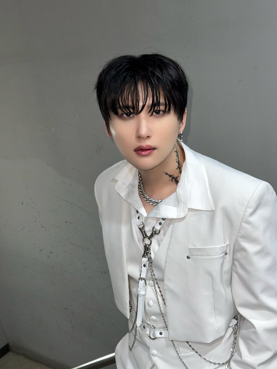 CRAVITY_twt's tweet photo. 우리의 여정에 늘 함께해 줘서 고마워 사랑해
#우빈 https://t.co/7MBZ8Un5UX