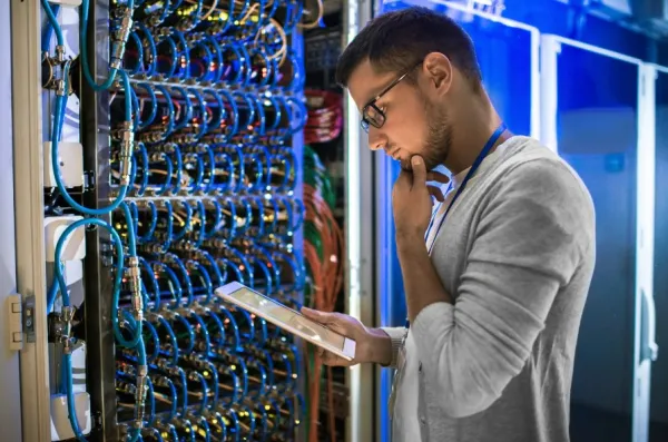pressewelle's tweet photo. Die Teile einer EDV-Anlage https://t.co/Dykdp5DXjI #IT #Software https://t.co/HRd6H1hhJv