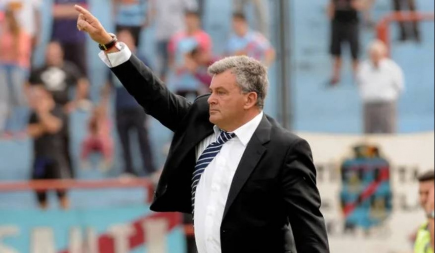 juansuraci's tweet photo. Humberto Grondona
"Mi padre nunca quiso el VAR ni las apuestas. Lo de las apuestas es grave, peligroso. Hay equipos que ganan de manera rara sobre el final. Me cuentan de casos de equipos que ganan 3 partidos seguidos y tienen que perder el cuarto" @DosDePunta_Mza @EmilianoLP86 https://t.co/OyJYNwQ9XB