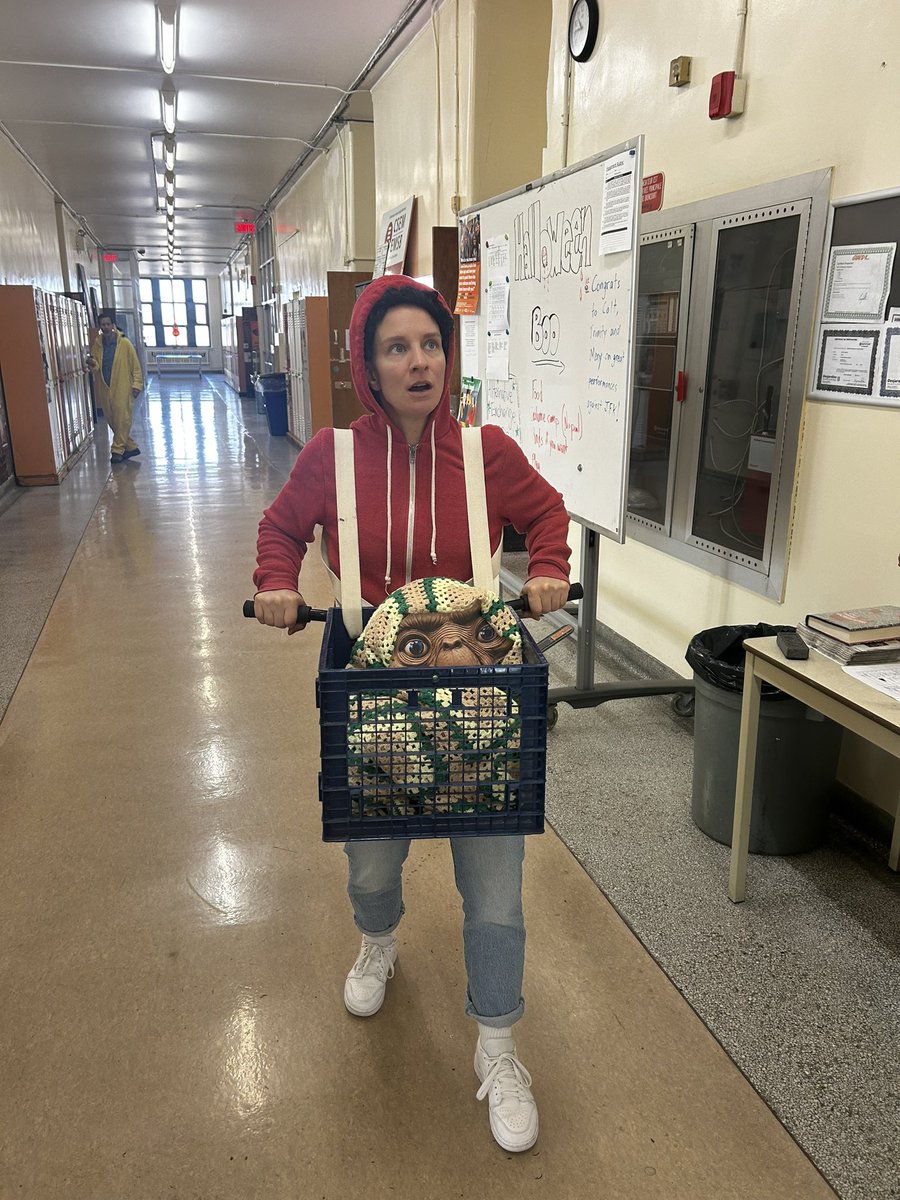 outreachemsb's tweet photo. Halloween Fun at Options High!! https://t.co/ia6m18q9L5