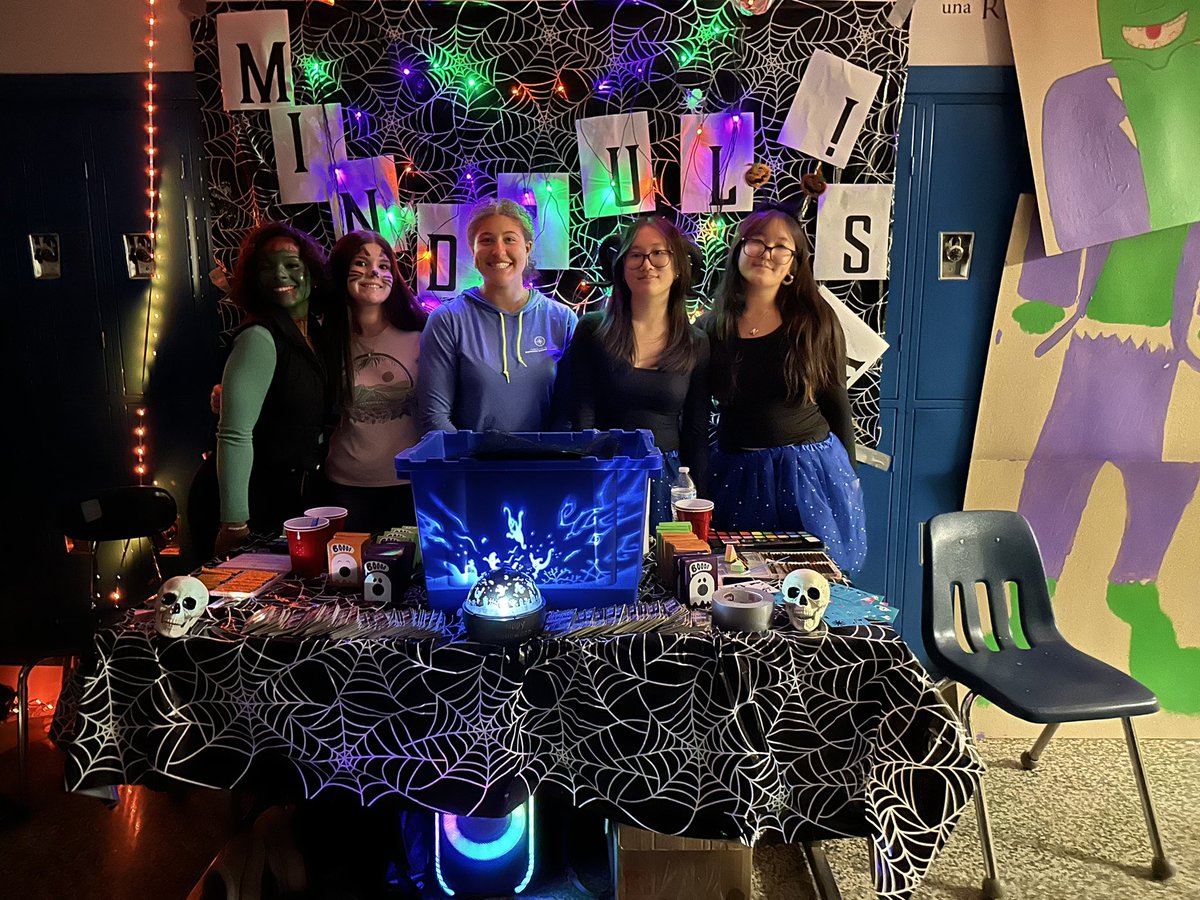 SDHSSeahawks's tweet photo. Many thanx to our community for coming out to our annual #OneSchoolOneCommunity #TrunkorTreat event and for the generous donations to Worcester Public Libraries! Great Goblins, it was a howling success! 👻🎃💀 Have a safe & happy Halloween everyone! https://t.co/yDkG8TOl4a
