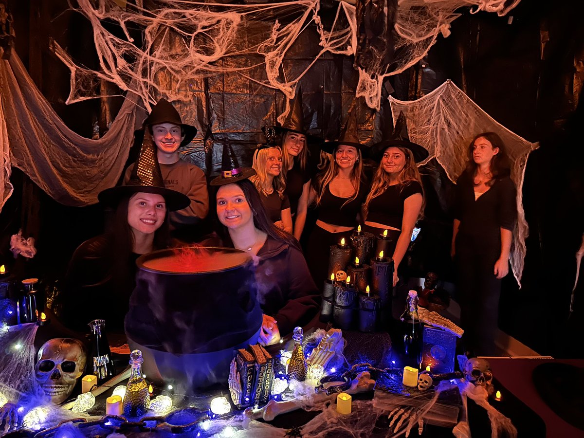 SDHSSeahawks's tweet photo. Many thanx to our community for coming out to our annual #OneSchoolOneCommunity #TrunkorTreat event and for the generous donations to Worcester Public Libraries! Great Goblins, it was a howling success! 👻🎃💀 Have a safe & happy Halloween everyone! https://t.co/yDkG8TOl4a