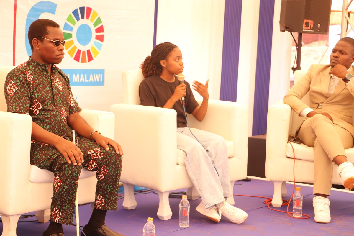 UNMalawi's tweet photo. “Building Tomorrow Today” means empowering youth in climate resilience and sustainable prosperity 🌞we did just that with our intergenerational dialogue on climate action at #UNDay2024. Youth voices are driving the vision for Malawi’s future! #YouthEmpowerment #UNat60inMalawi https://t.co/AQ65SreCbA