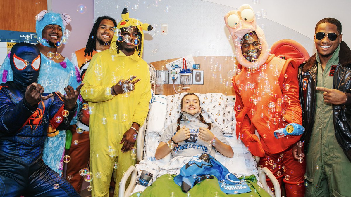 Panthers's tweet image. Happy Halloween 🎃
The rookies brought tricks, treats and smiles to @LevineChildrens patients 🧡

@AtriumHealth | #KeepPounding