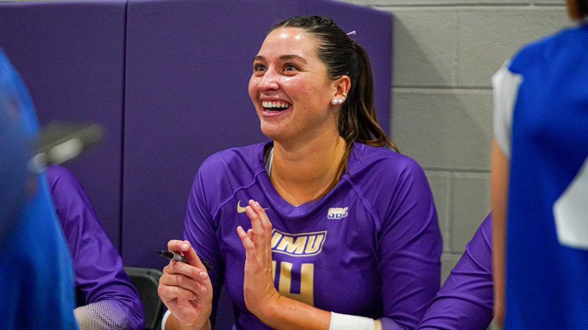 JMUVolleyball's tweet photo. 𝐉𝐌𝐔 𝐒𝐞𝐧𝐢𝐨𝐫 𝐒𝐩𝐨𝐭𝐥𝐢𝐠𝐡𝐭: Annie Smith

The native of Jupiter, Florida currently leads the Dukes in hitting percentage (.347) and blocks (80) this season! 

#GoDukes https://t.co/Pf259LIvMn