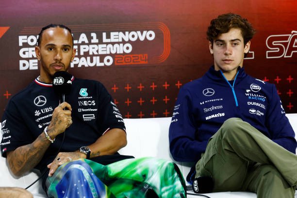 LewisHamArg44's tweet photo. Lewis Hamilton responde por Franco Colapinto en la F1 y dice que hará todo lo posible para conseguirle un asiento: "Todavía hay un asiento disponible... Franco, dice que no le corresponde a él decidir, pero yo estaré presionando de mi lado para asegurarle un asiento" 🇦🇷🐐🤝🐐🇬🇧 https://t.co/dZf3wNxQxm