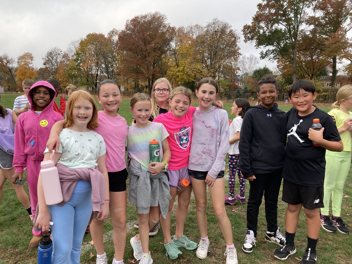AlcottSchool's tweet photo. Yesterday 398 students participated in our 29th Turkey Trot. The students did 2,083 laps! It was a fantastic day with a record number of parent volunteers and supporters. All donations will go to the Open Table and the Concord Rec. Scholarship Fund. Thank you for your support! 👟 https://t.co/8iYbDv3Khp
