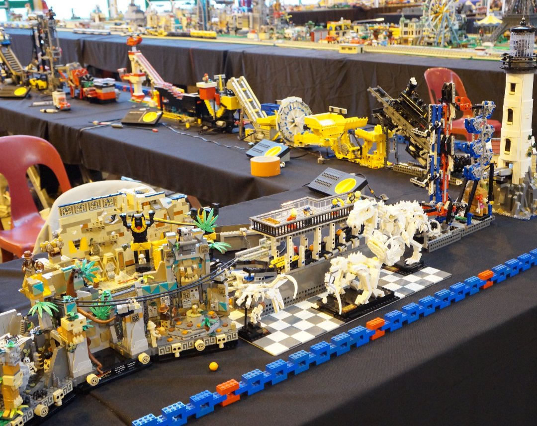 ChtiLug's tweet photo. Avant de mater d'horribles Choses ce soir, vous pouvez faire un tour sur notre flickr, la liste d'albums a été mise à jour avec les photos de l'Expo #lego Divion !

➡️https://t.co/YhuOod7NX1 https://t.co/aTcVeivi7i