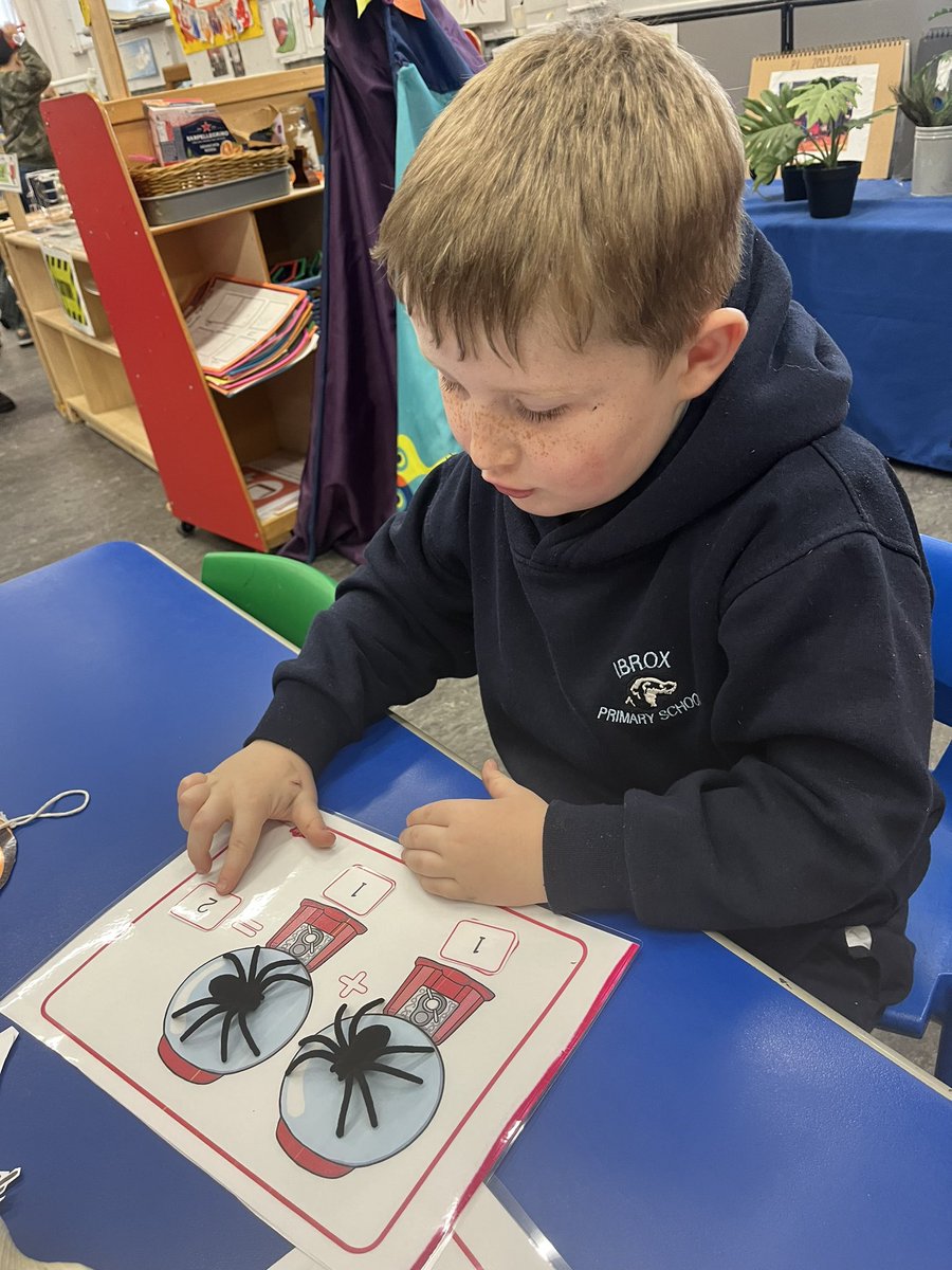 ibroxprimary's tweet photo. P2/1 were doing some spooky addition today. They enjoyed using Autumnal and Halloween resources and were great at working in pairs to come to a total answer 🕷️🕷️🕷️🕷️🕷️+ 🎃🎃= 7 #SpookyNumeracy #Additionfun https://t.co/cSTppxFGUN