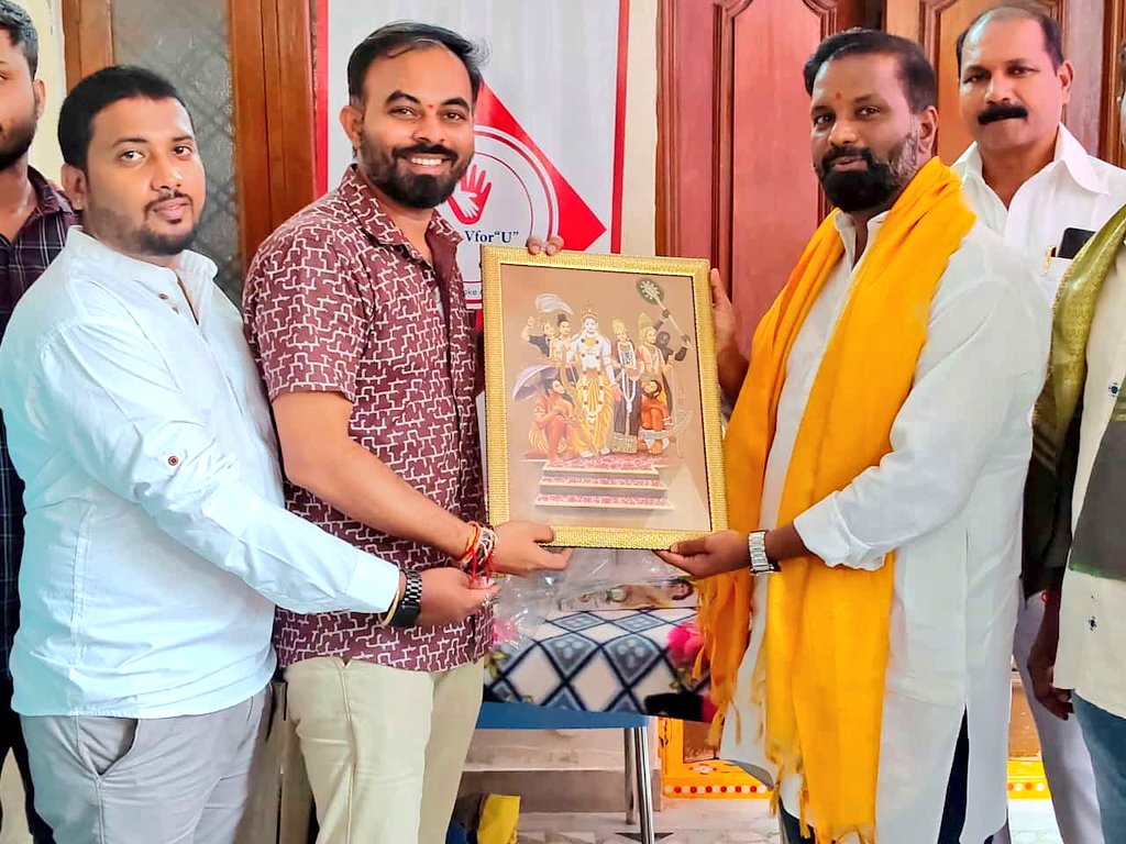 TeamVforu's tweet photo. Team VFor"U" celebrated Diwali in an Orphanage for physically abled Children.

Distributed individual Sweet Boxes to the Children 

Thank you Everyone for supporting us all the time.

We extend our heartful gratitude to @RakeshBurugula  and @Sagar4BJP for your gracious presence. https://t.co/CFTr1XVina