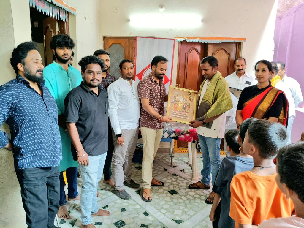 TeamVforu's tweet photo. Team VFor"U" celebrated Diwali in an Orphanage for physically abled Children.

Distributed individual Sweet Boxes to the Children 

Thank you Everyone for supporting us all the time.

We extend our heartful gratitude to @RakeshBurugula  and @Sagar4BJP for your gracious presence. https://t.co/CFTr1XVina