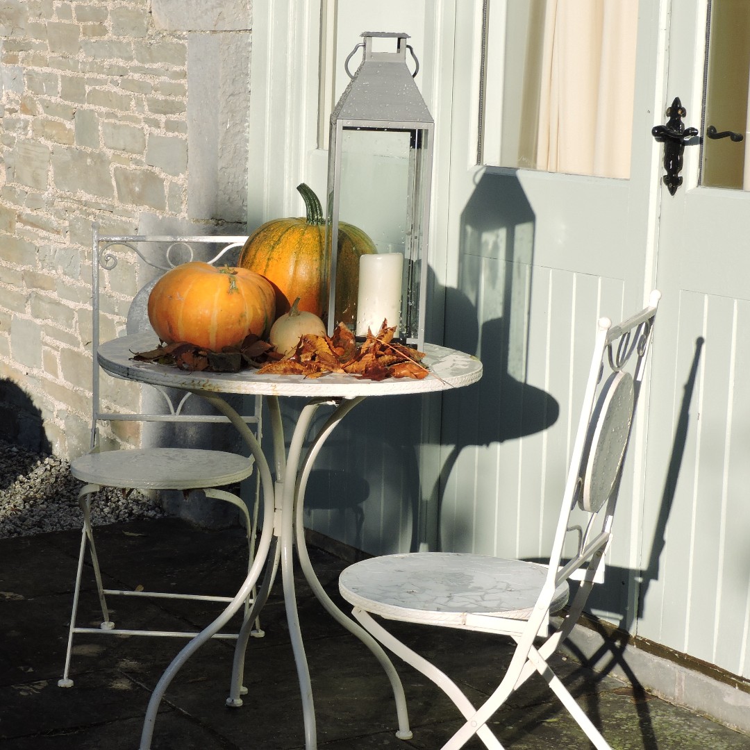 🎃👻 Happy Halloween from all of us at Tankardstown House! 👻🎃

Whether you're celebrating with costumes, cosying up by a fire, or indulging in some tasty treats, we hope your night is filled with fun and a sprinkle of Halloween mystery!

#HappyHalloween #TankardstownHouse