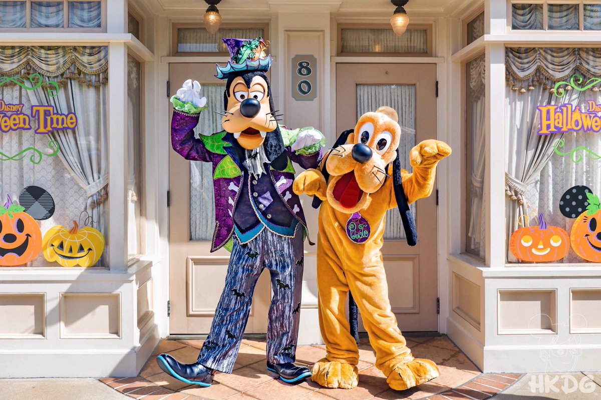 the_hkdg's tweet photo. 🎃 Boo! 👻

#Goofy #Pluto #DisneyHalloweenTime #HKDL #HKDisneyland #GetIntoWicked #MickeyAndFriends https://t.co/lCaqPR21GG