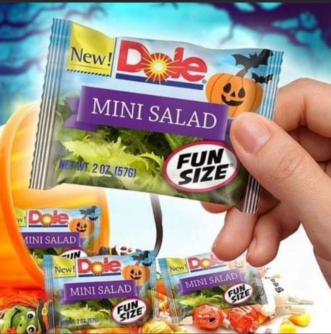 cwharris773's tweet image. Every year, the neighborhood children look forward with glee to stopping by the Harris&apos; house on Halloween. 
#FunSize