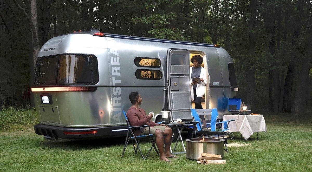WEnRVcom's tweet image. Airstream, a household name with travel trailers, is making strides in sustainability. Their E-Stream model features an electric design, utilizing lightweight materials and an electric motor to reduce the carbon footprint.
-
-
-
#rv #airstream #traveltrailer #rvlife #wenrv