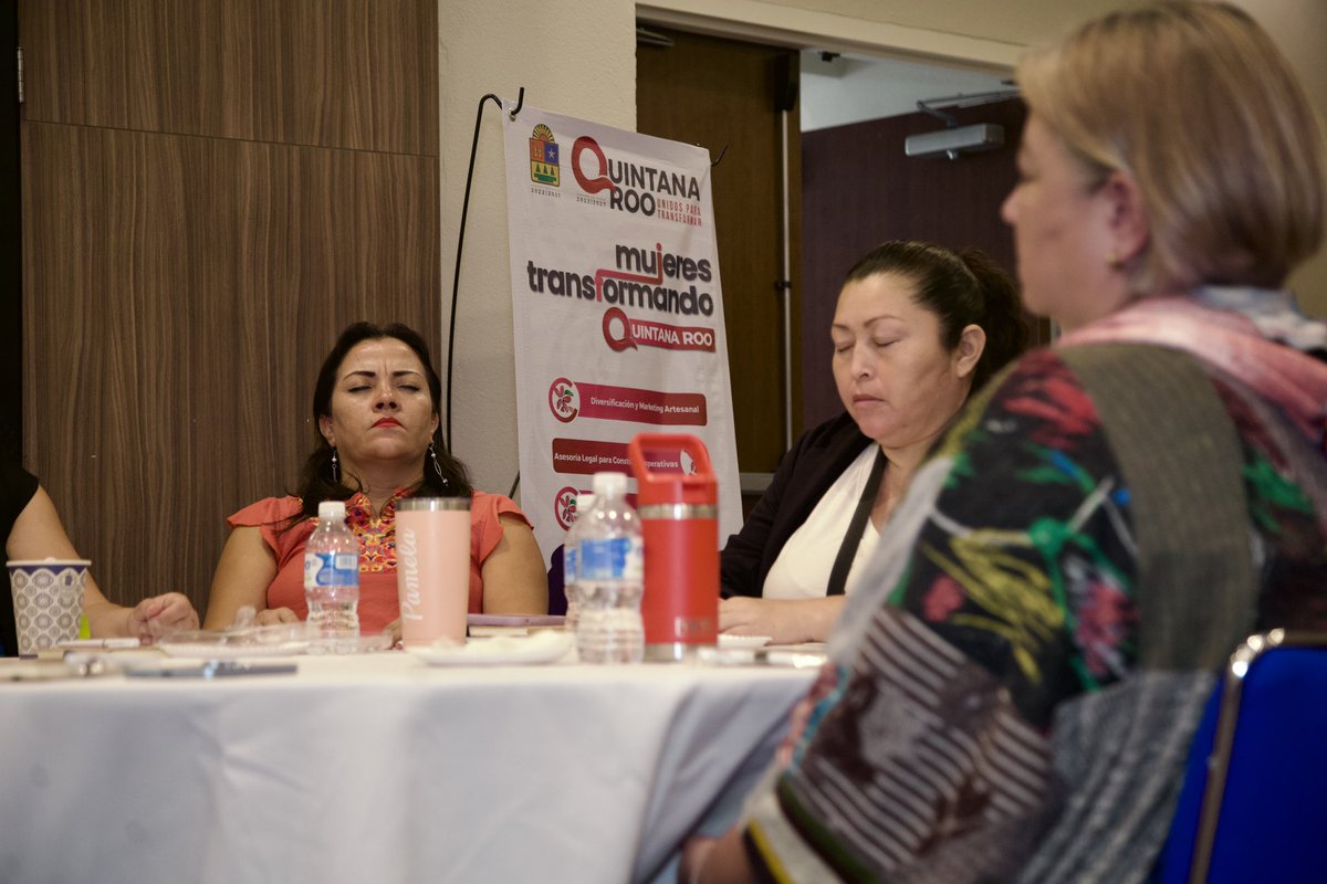 Rosalitm's tweet photo. fueron varios días de campamento, donde estas mujeres recibieron conocimientos técnicos, pero también herramientas energéticas que les ayuden a sostener su emprendimiento. Todas somos una. Gracias al gobierno de Quintana Roo y a la fundación posible para que esto sucediera. 🙏🏼 https://t.co/m4k2t5qsiG