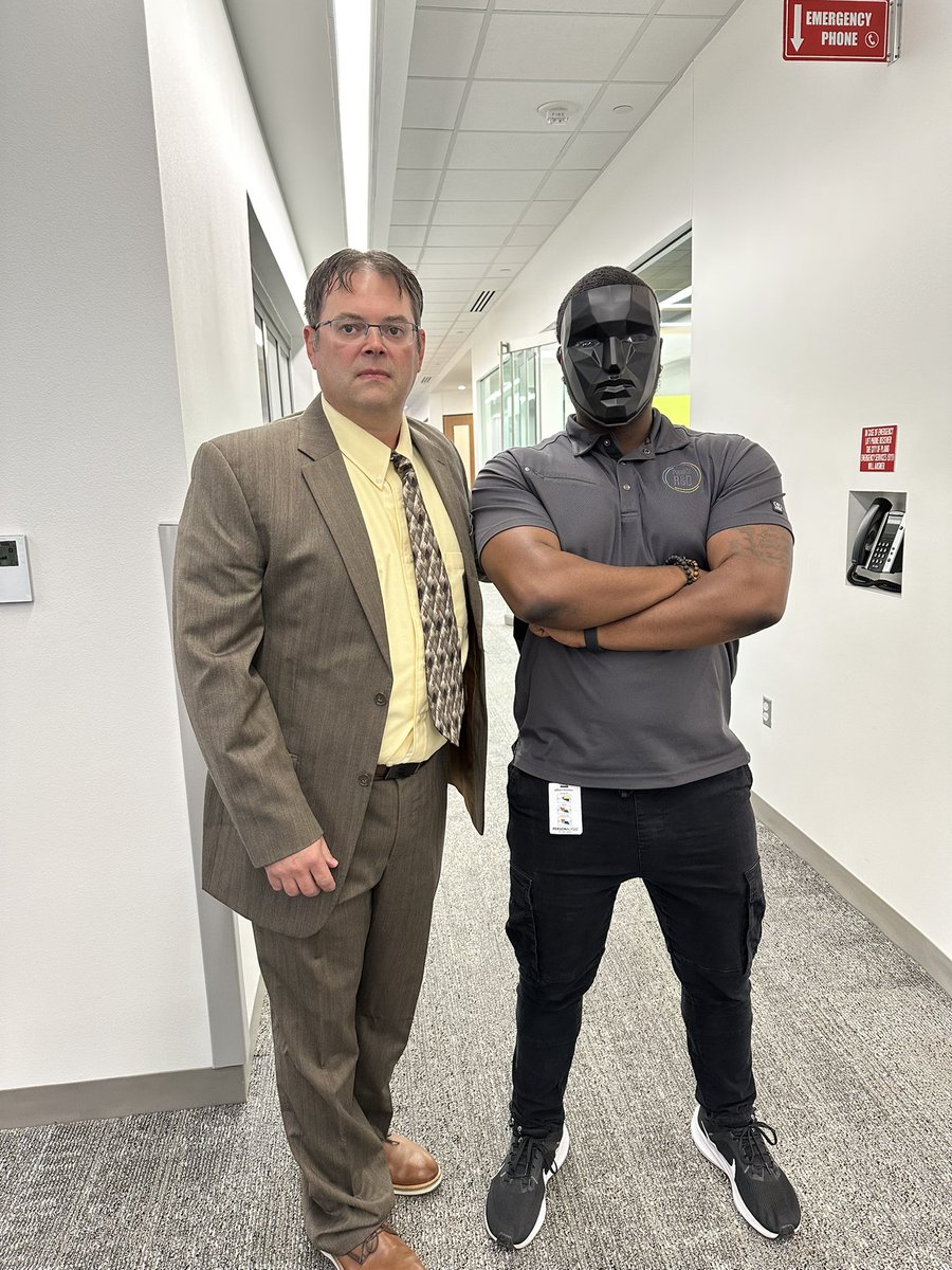 Mr_Hinton_'s tweet photo. “Bears, Beets, Battlestar Galactica.” @theofficetv https://t.co/9UDMLrVK9G
