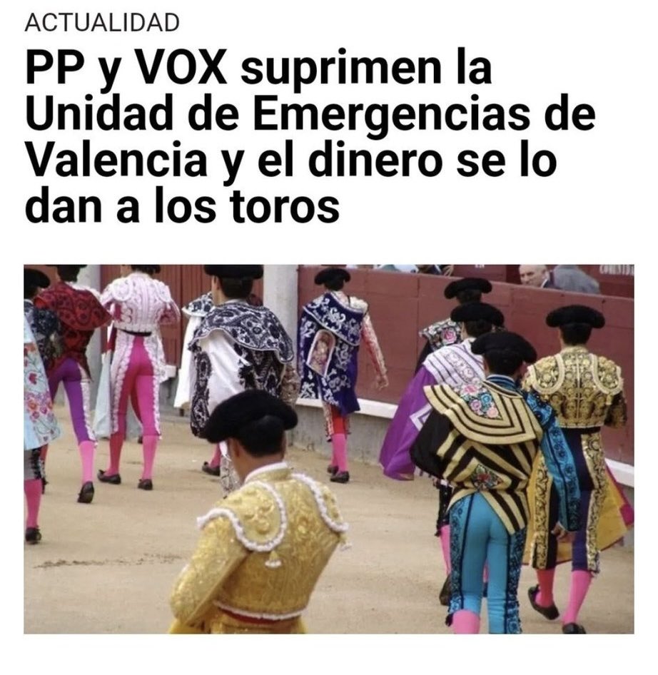 Triquiuela5's tweet photo. La misma fachosfera que lo primero que hizo al llegar al gobierno de Valencia fue eliminar la UME, según ellos era un chiringuito, para dar el dinero a los toros, utiliza al ejército que despreció para cargar contra el gobierno, es bochornoso.
#EjércitoYA
DANA, Mazón, Miguel Bosé https://t.co/5H0zHNkcKa