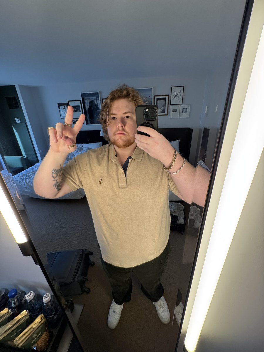 TheGingerBat tweet media