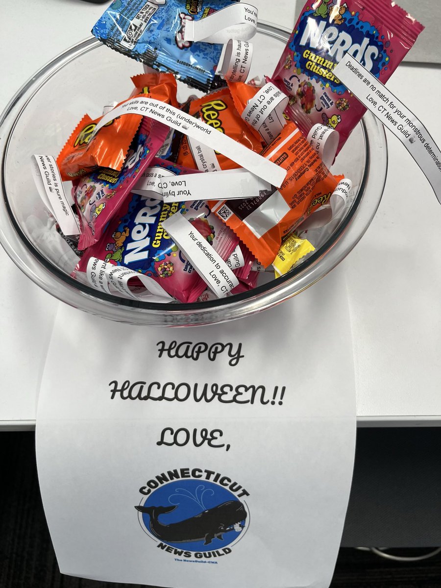 CTnewsguild's tweet photo. Happy Halloween from the Connecticut News Guild!

🎃🐳🎃🐳 https://t.co/80rzFKESAw