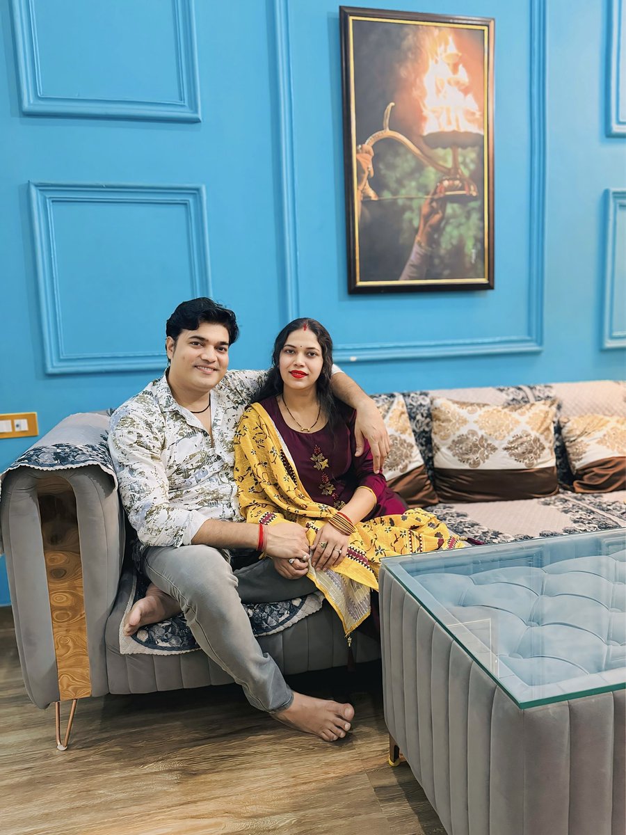 ShivasheeshSha2's tweet photo. दीपावली की हृदय भर शुभकामनाएं! प्रकाश का यह पर्व आपके जीवन के सारे अंधकारों को मिटाए, और आप सभी का प्यार मुझे और मेरी चित्रकारी क��� हमेशा यूँ हीं मिलता रहे... 
#dipawali2024 #artist #shivasheesh https://t.co/JxpawYyihN