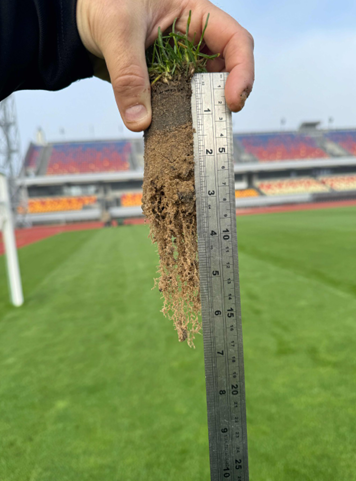 lnsclv's tweet photo. 🏆 @lnsclv stadions "Daugava" centrālā futbola laukuma profesionālais sporta dabīgais paklājzāliens saņem augsto ProPitch 4-zvaigžņu vērtējumu. 🌱 Vairāk: https://t.co/putNKY9R1E
#lnsc #Daugavasstadions #ProPitch #UEFA #futbols #ERAF https://t.co/KAKT6FLikQ