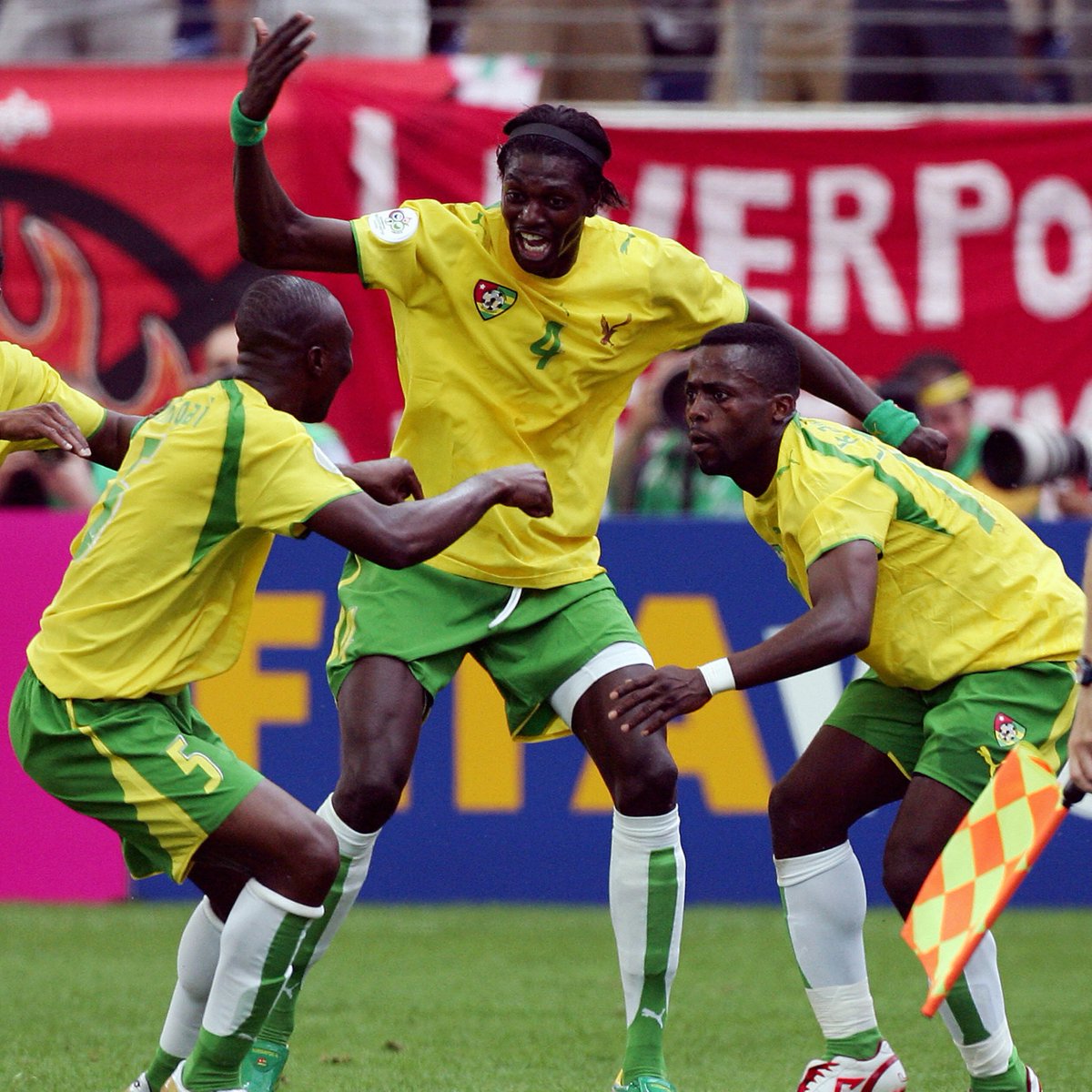 fifaworldcup_fr's tweet photo. ⏪ Les éperviers en 2006 🇹🇬🐦

#FIFAWorldCup https://t.co/H48VZeVhsw