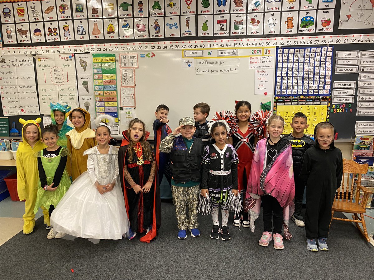 MmeChaouali's tweet photo. Halloween 🎃 @Glade_Gators @MsAwender #TrickOrTreat2024 #fun https://t.co/AnEUoOnb7k