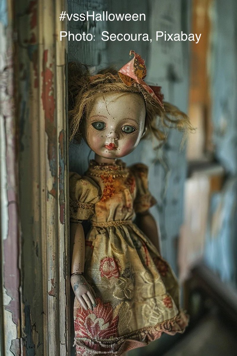 nreillyjohnson's tweet photo. Mr Potts at no.9 carved dolls’ heads instead of pumpkins, to freak the kids out.
Liv’s Creepy Crystal #doll had all the right #attributes, so she left her outside his house.
The next year it was Mr Potts’ head on the doorstep, & Crystal dishing out sweets. #vss365 #vssHalloween https://t.co/YCu4Q1AYdP