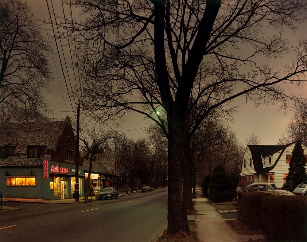 AprilAubade's tweet photo. Dusk, New Jersey, 1978.  
Joel Meyerowitz https://t.co/g4Ly8z431k