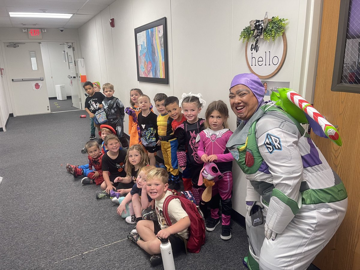 EBSUPER1's tweet photo. Pre K! Even Buzz Lightyear is here today!! https://t.co/tvjt7D8KSo